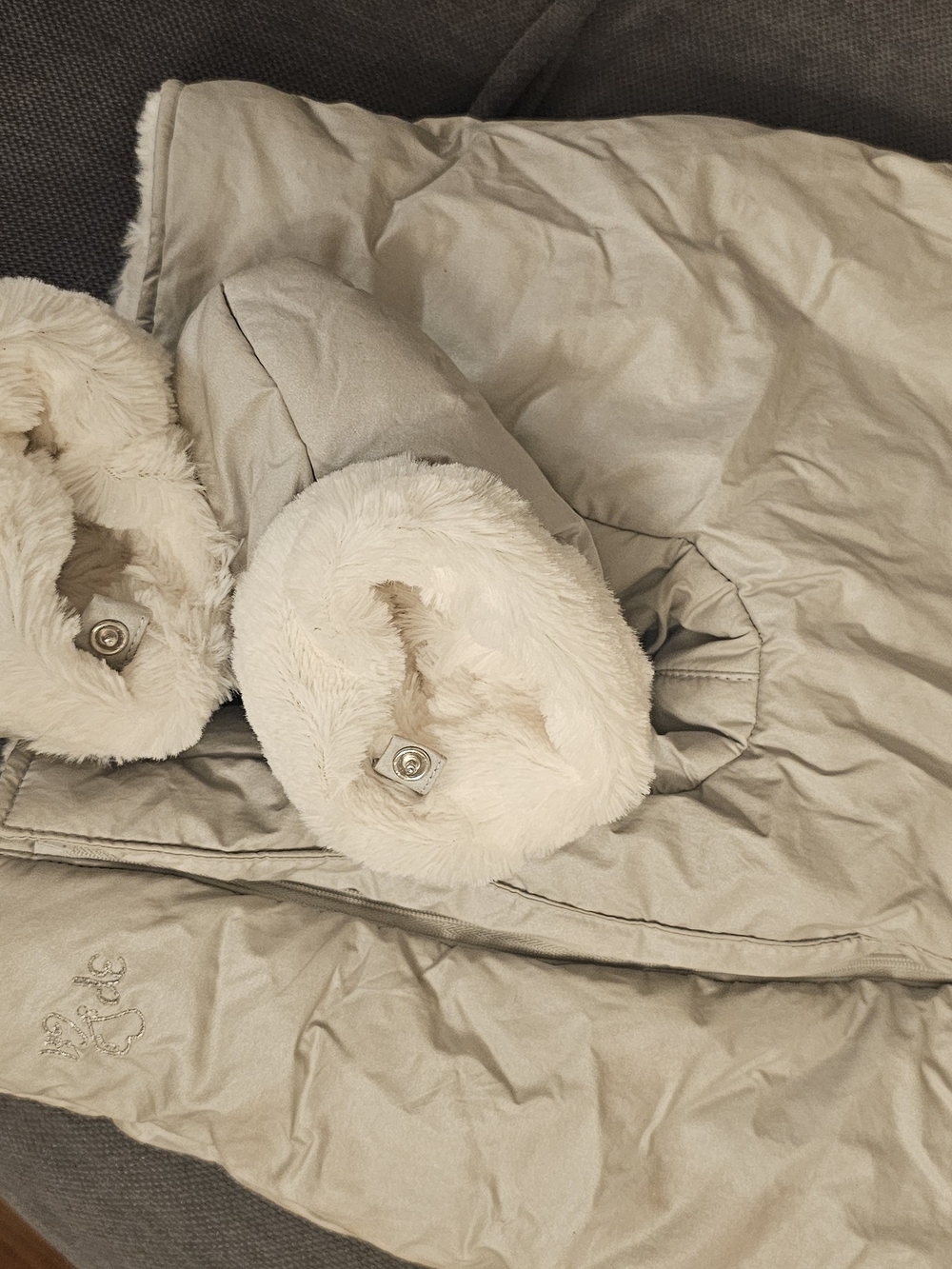 Neutral Cream Faux-Fur Lined Bedding Throw